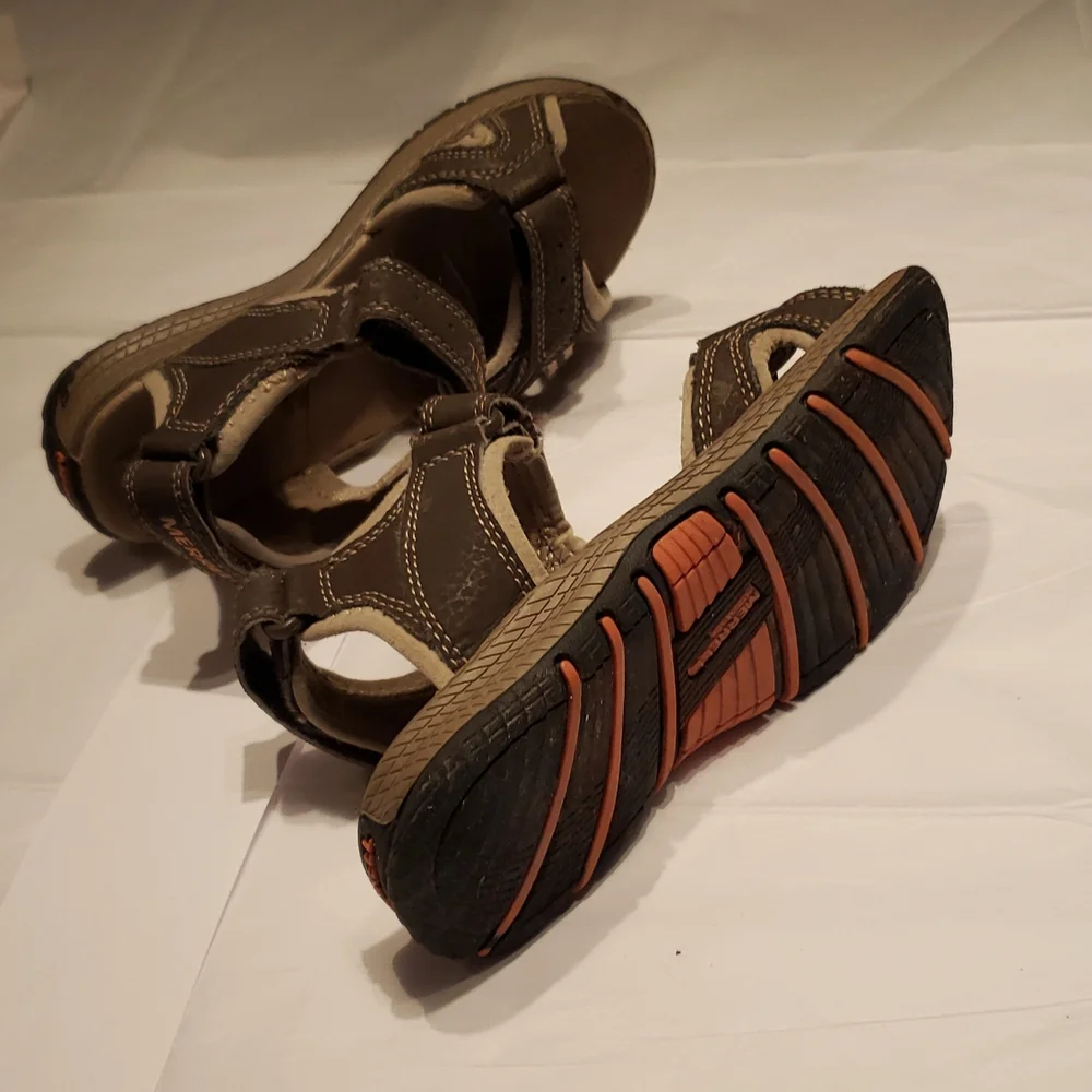Merrell Sandals Water Leather Upper Hiking Active Sporty Kids 11 EUC